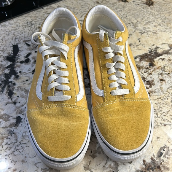 Women’s Vans like new. Iconic Sidestripe. Suede and canvas uppers. Lace-ups. - Picture 3 of 6